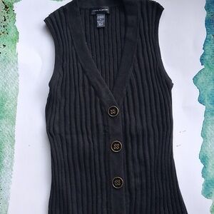 Black ribbed‎ sleeveless sweater vest with button front